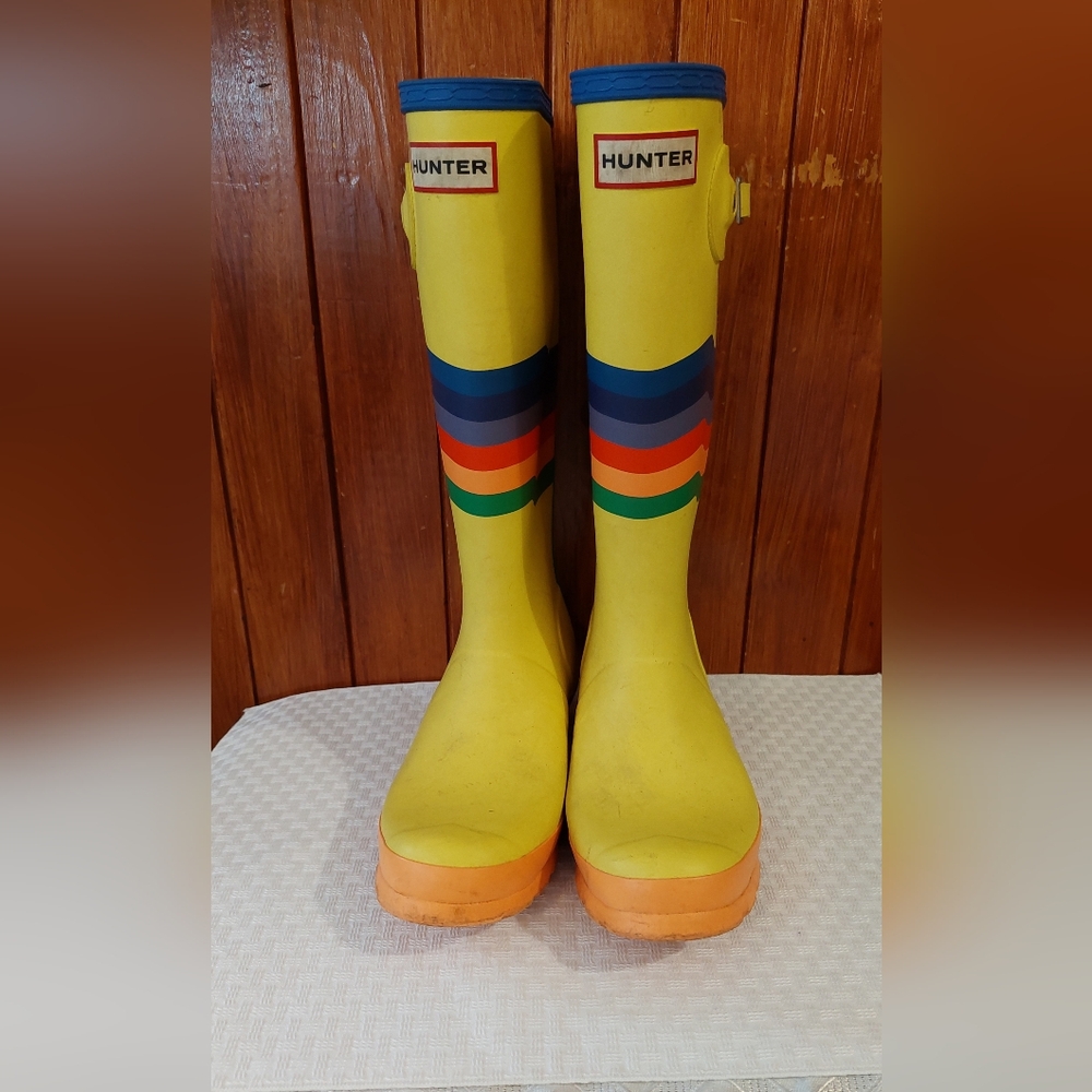 Hunter Vibrant Yellow Boots with Rainbow Stripes Size 4 Boy 5 Girl